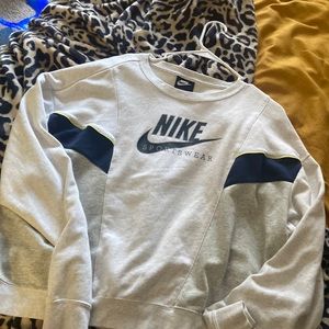 NIKE SPORTSWEAR HERITAGE CREWNECK